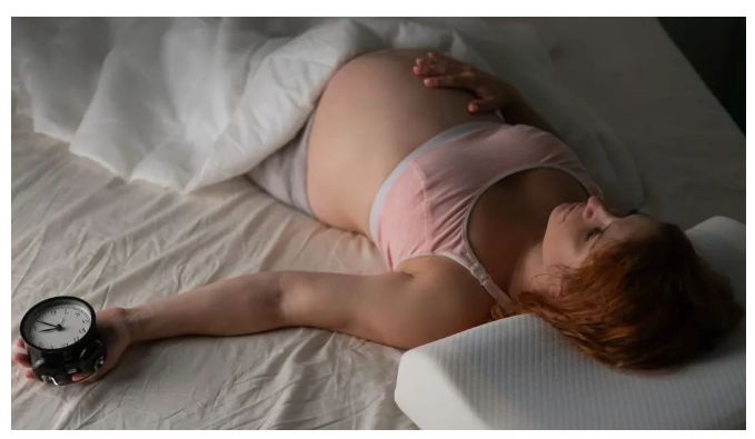 孕期睡不好，影响孩子发育吗?
